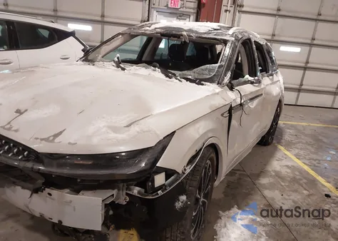 2024 Lincoln Nautilus Reserve z USA, uszkodzony, nr VIN 5LMPJ8KA4RJ793559